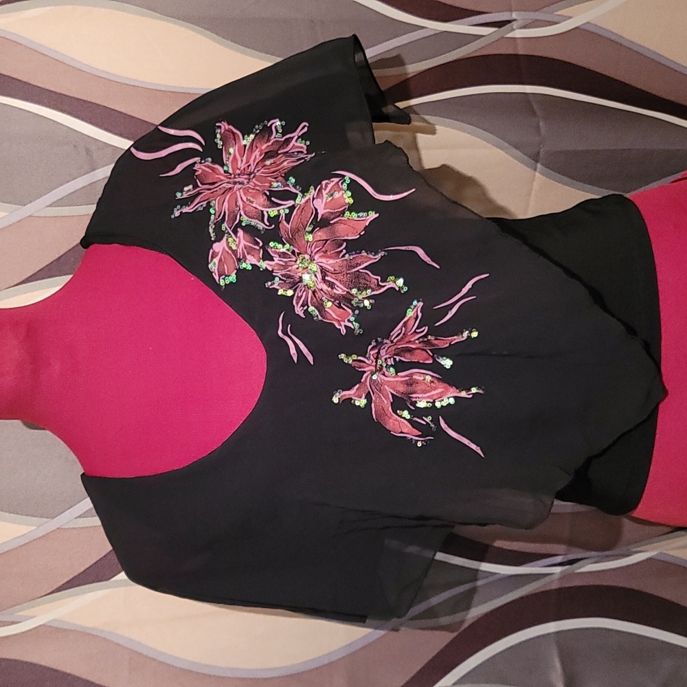 Lipstick black top